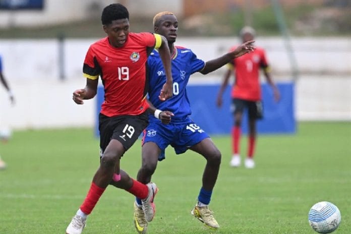 Mambinhas durante jogo do Torneio COSAFA Sub-20